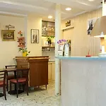 Hotel Avenir Montmartre 2*