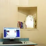 أفينير مونتمارتريه فندق 2*