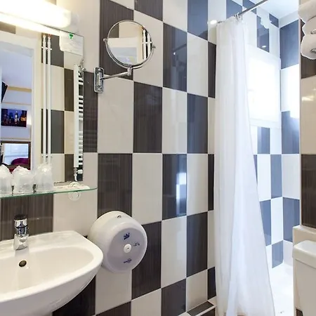 Avenir Montmartre Отель Париж