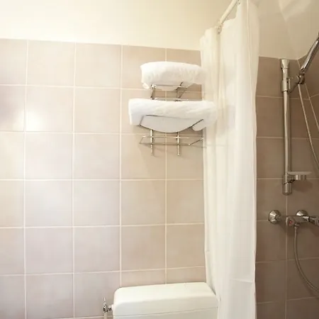 Avenir Montmartre 2*