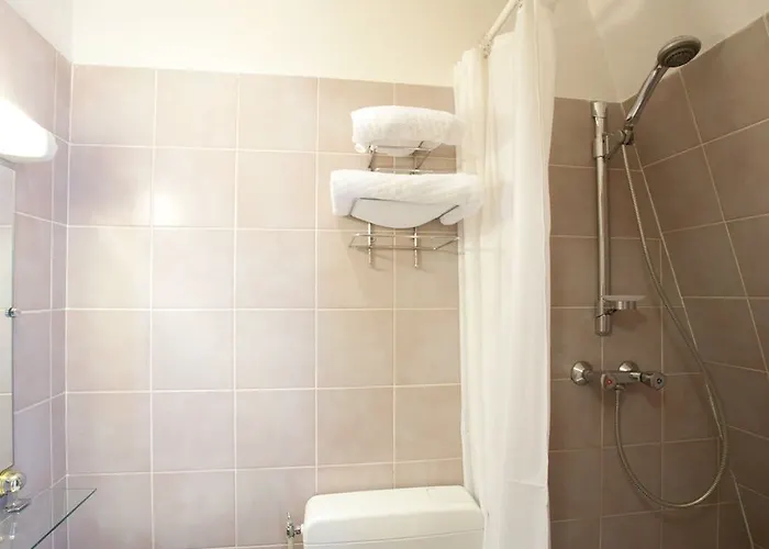 Avenir Montmartre 2*