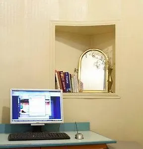 أفينير مونتمارتريه فندق 2*